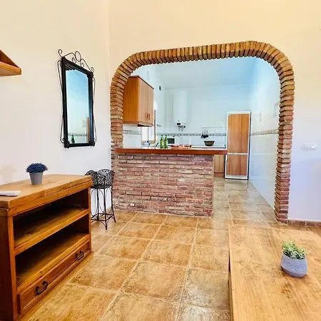 Alicia Villa Torrox